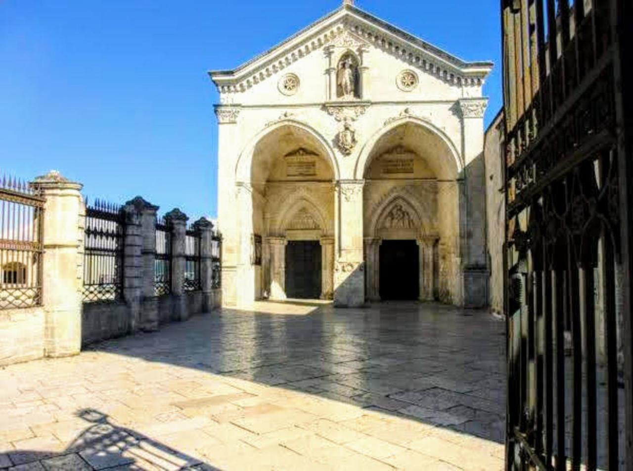 Suite Rotari - Affitti Brevi Italia Monte SantʼAngelo Kültér fotó
